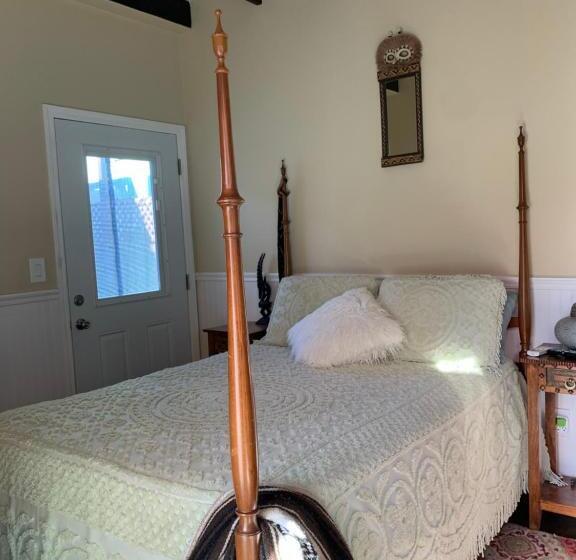 پانسیون Urban Oasis