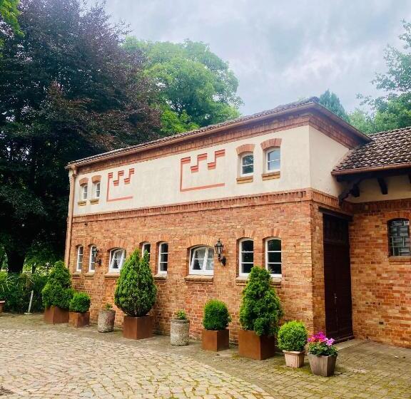 住宿加早餐  Schloss Karow
