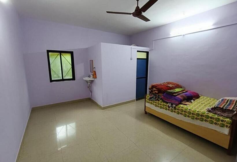 호텔 Datta Srushti Cottage Alibaug