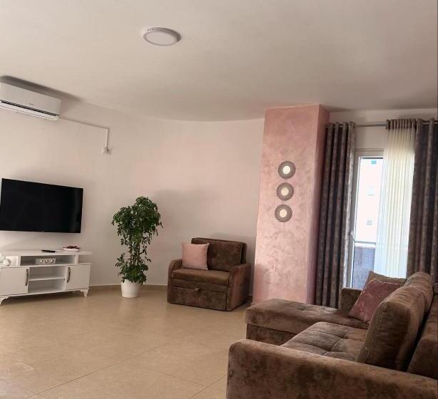 پانسیون Apartments In Zaharia Residence