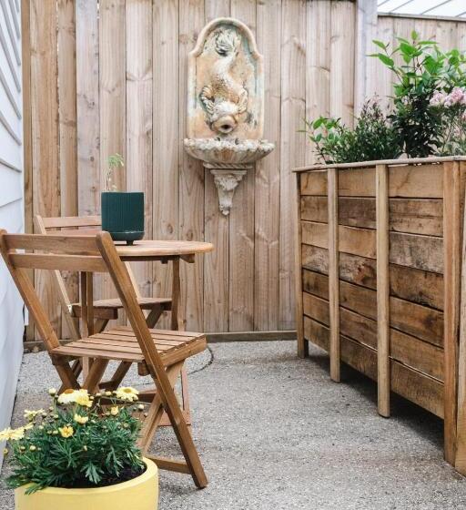 بنسيون Port Fairy Bnb   The Yellow Suite