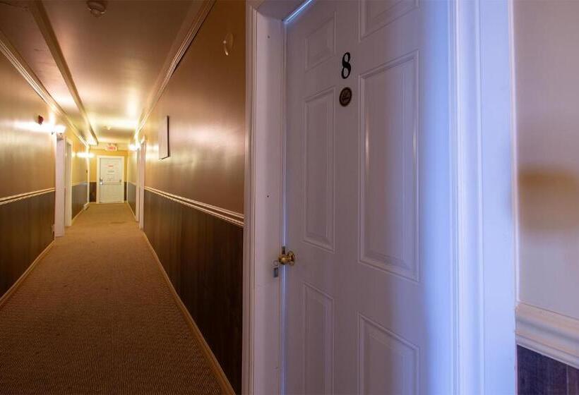 پانسیون Room In Studio   Varenne Hotel Private Double Room 4