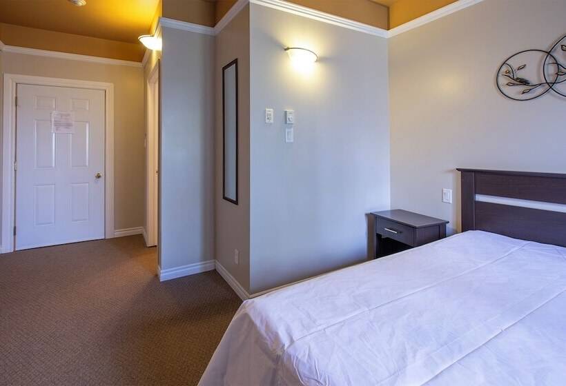 پانسیون Room In Studio   Varenne Hotel Private Double Room 4
