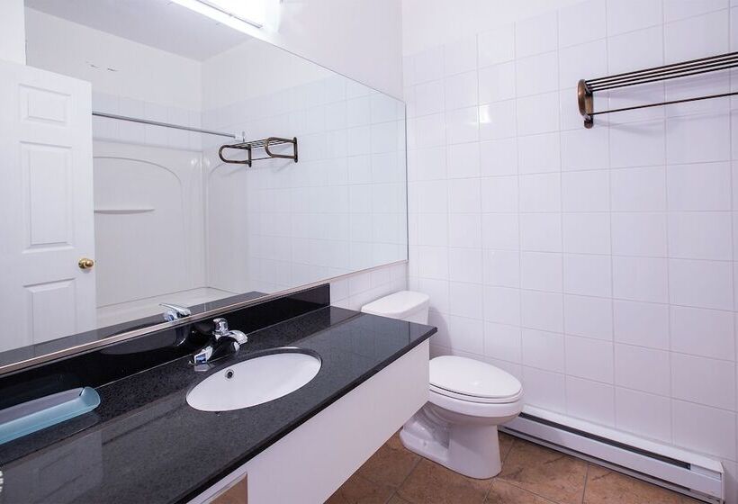 پانسیون Room In Studio   Varenne Hotel Private Double Room 4
