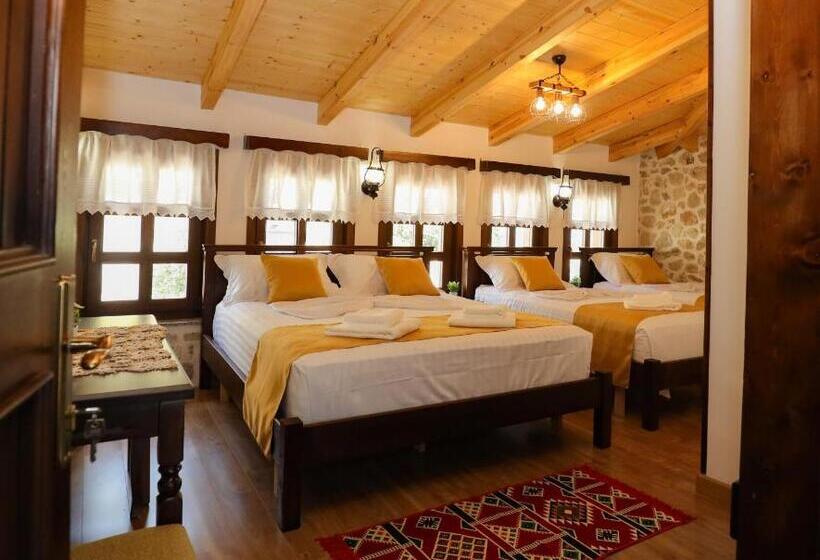 پانسیون The House Of Dollma , Inside Kruja Castle
