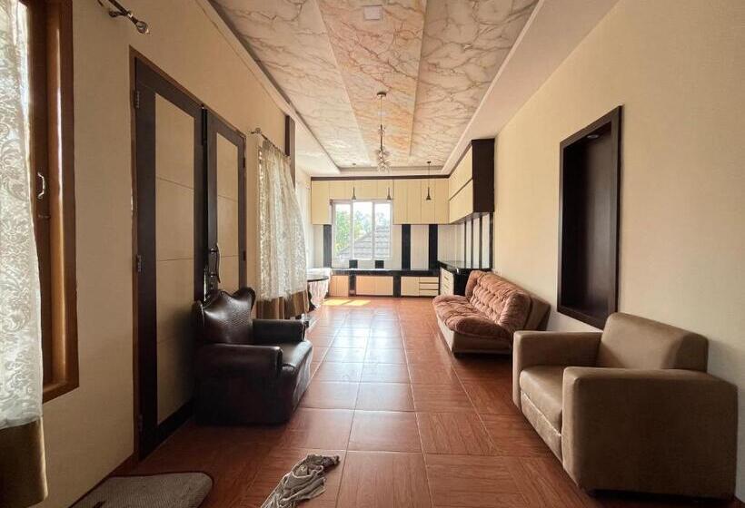 پانسیون Villa Zahira & House 2