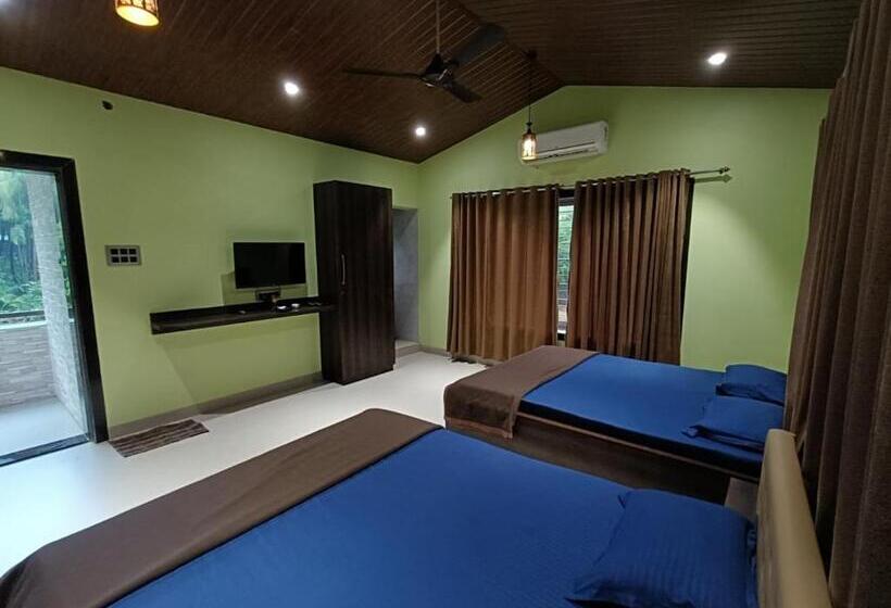 אתר נופש Chaitraban Cottage Alibaug