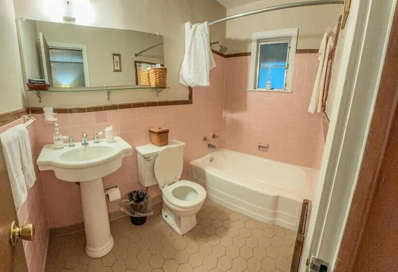 فندق صغير Hemlock Inn