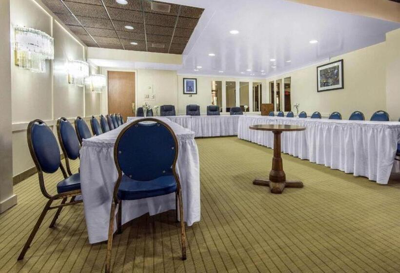 فندق Econo Lodge