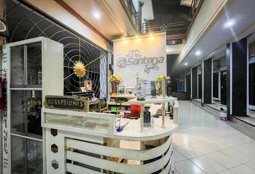 فندق Reddoorz Syariah @ Santana Stasiun Kepanjen