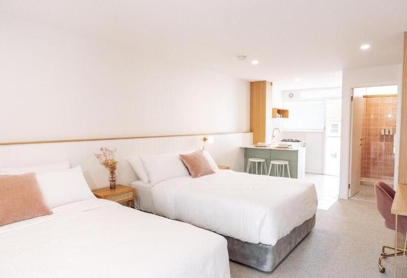 فندق على الطريق Surfside 22
