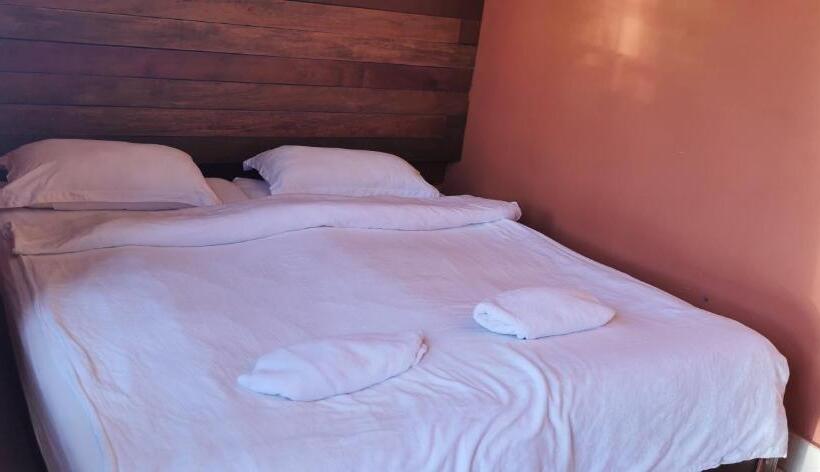 هتل Leng Saysana Guesthouse