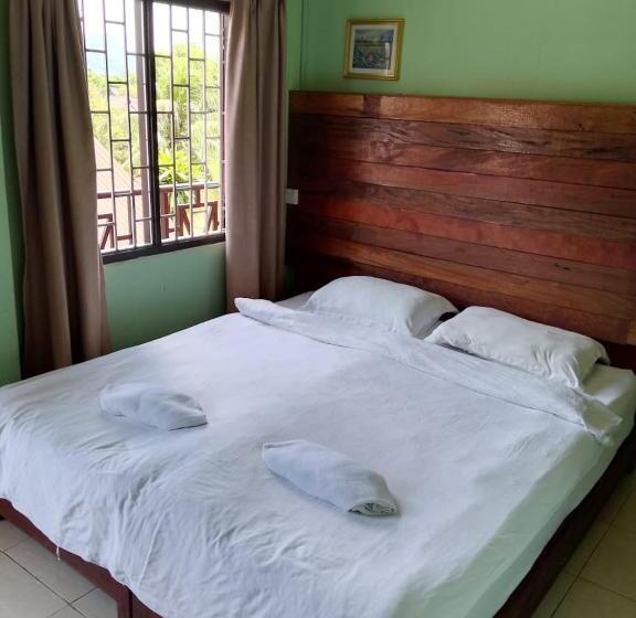 هتل Leng Saysana Guesthouse
