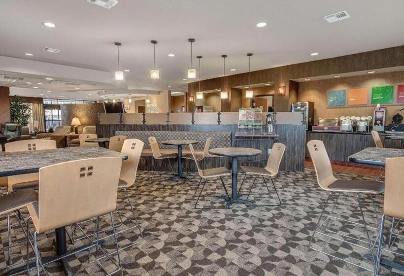 هتل Mainstay Suites