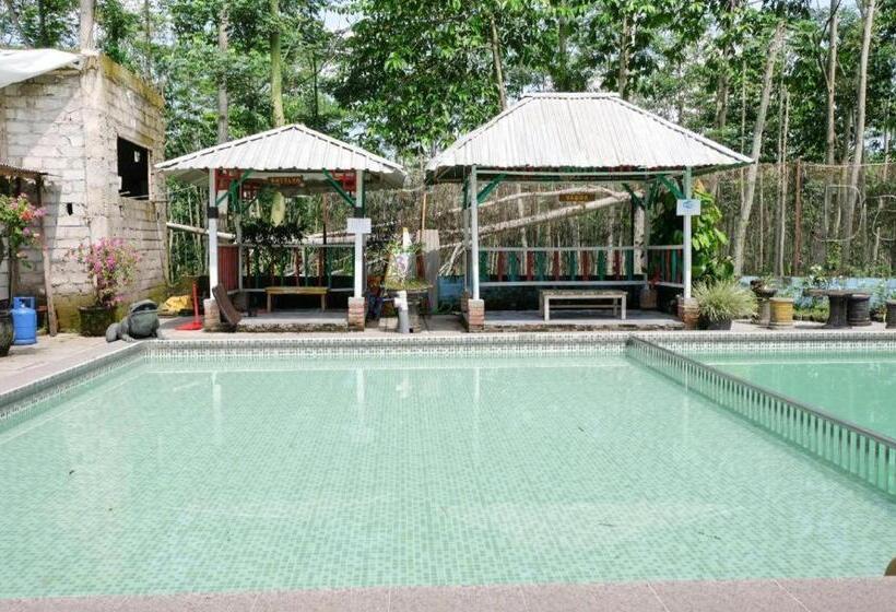 فندق Oyo 563 Damar Mas Resort Lereng Kelud