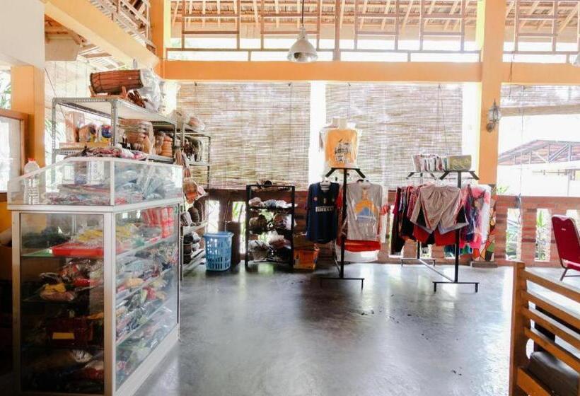 فندق Oyo 563 Damar Mas Resort Lereng Kelud