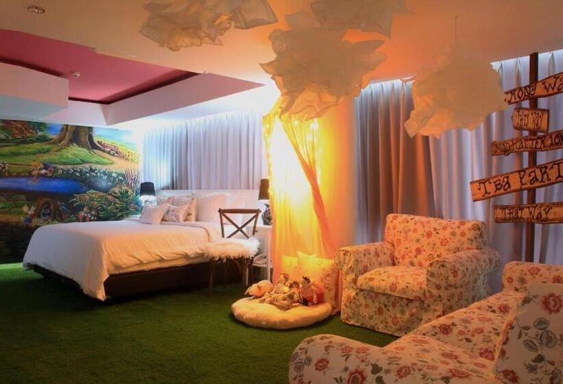 فندق Ramada Encore By Wyndham Kuta Badung
