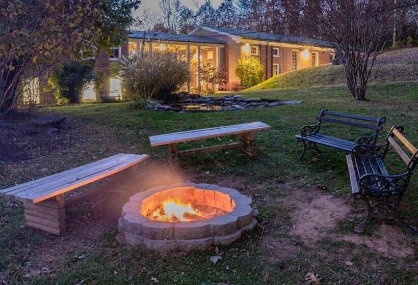 Natural Bridge Hotel, Trademark Collection By Wyndham