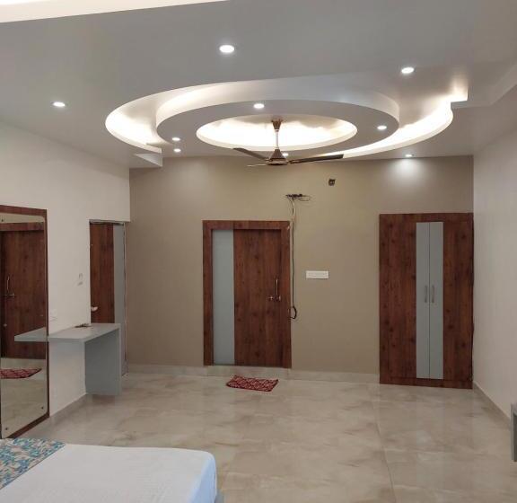 בית מלון כפרי Aastha & Banquets