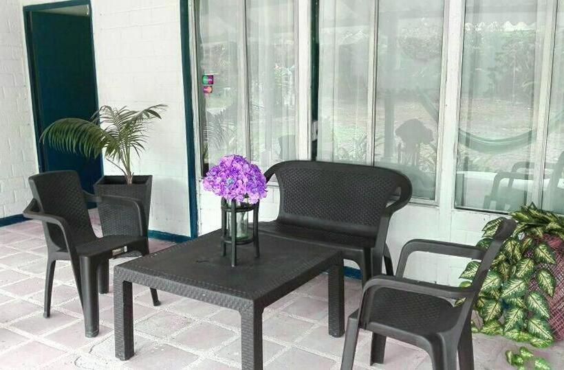 هتل Pacific Blue En Ladrilleros