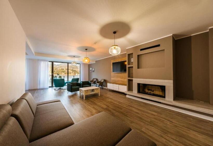 پانسیون Modern Cosy House By Lake View Colibita Resort   Vila C2