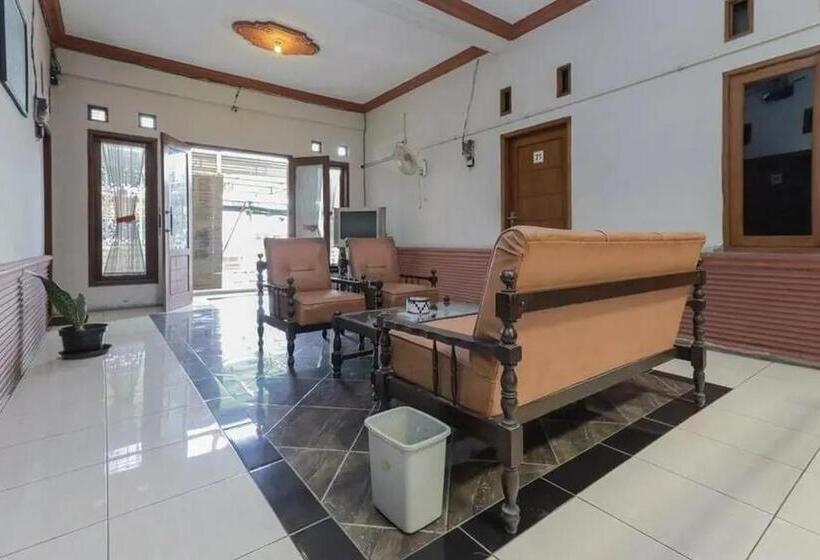فندق Oyo 91292 Pondok Inap Shofwa 1