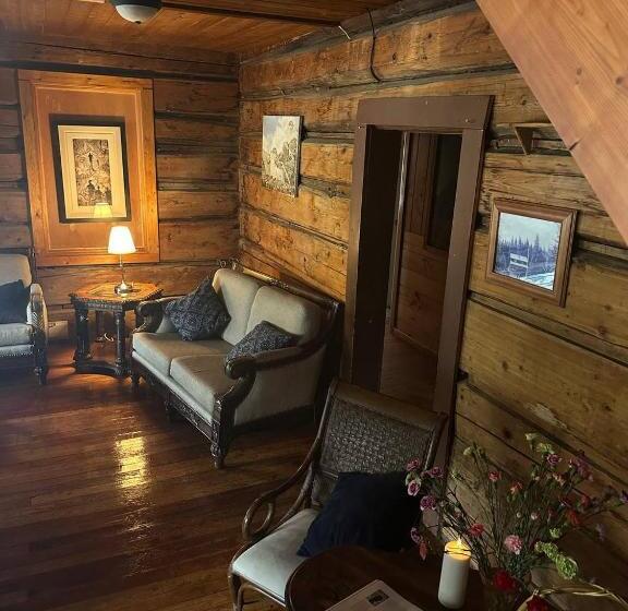 فندق Rustic Beaverfoot Lodge Room N10