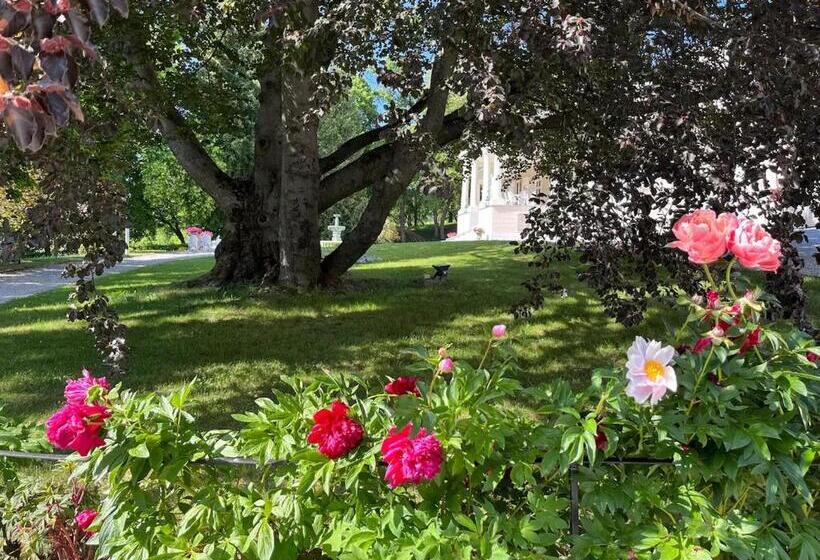 リゾートホテル Péchy Castle