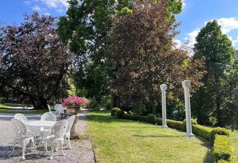 リゾートホテル Péchy Castle