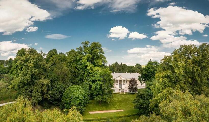 リゾートホテル Péchy Castle