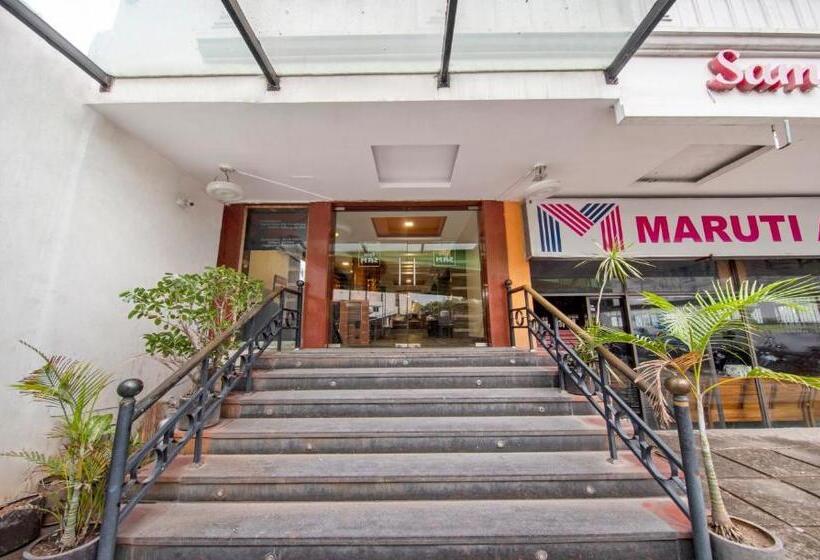 בית מלון כפרי Treebo Sam Residency