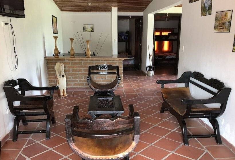 هتل La Fragata Src