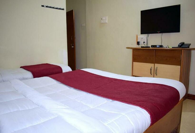 Отель Manas Homestay By Sky Stays