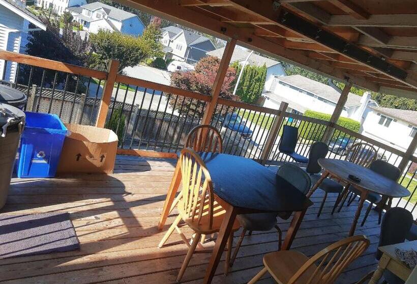 צימר Comfort Inn Hostel In Fraser Valley 2