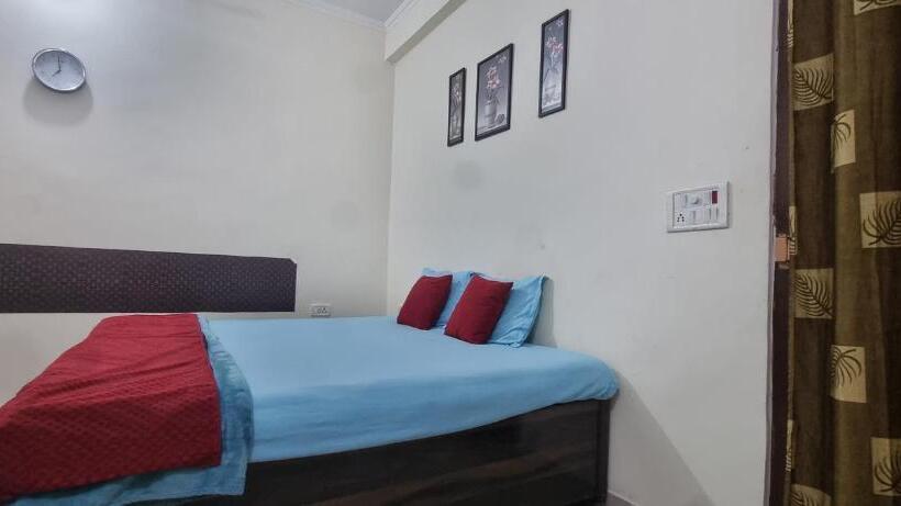 בית מלון כפרי Mahadev Apartments By Around Stays