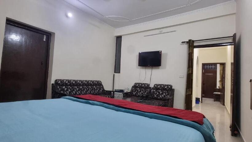 בית מלון כפרי Mahadev Apartments By Around Stays