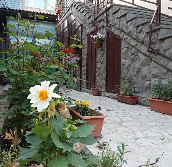 Hostel Komitas Avenue Guest House