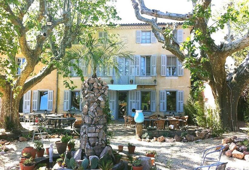 تختخواب و صبحانه Domaine Regis Freres