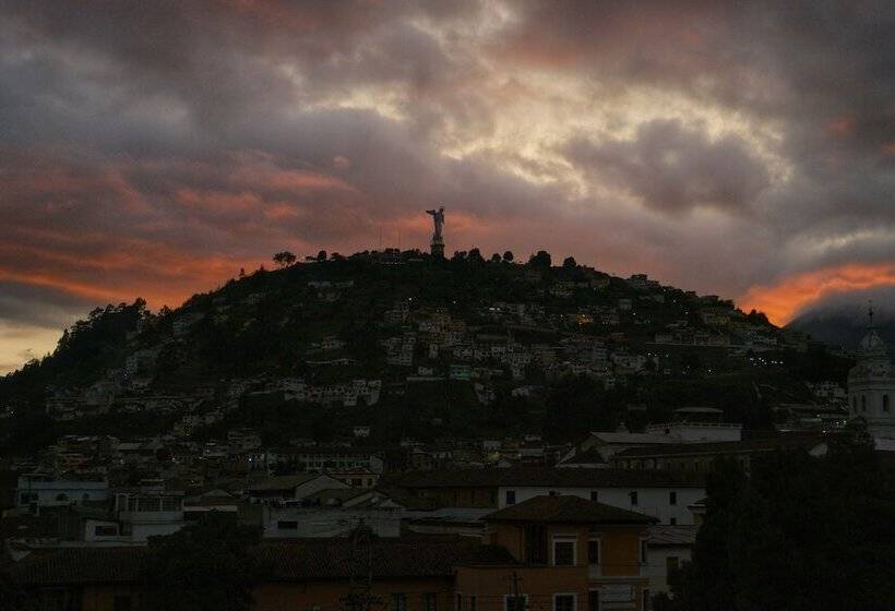 هتل Illa Experience