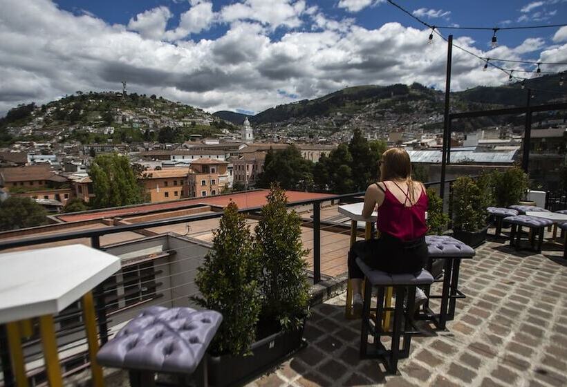 هتل Illa Experience