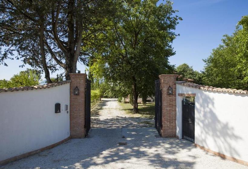 مبيت وإفطار Antico Casale Spezia Pelagalli