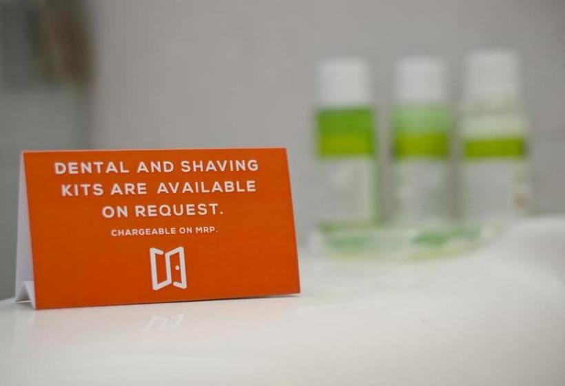 ホテル Fab Blue Orchid Railway Station