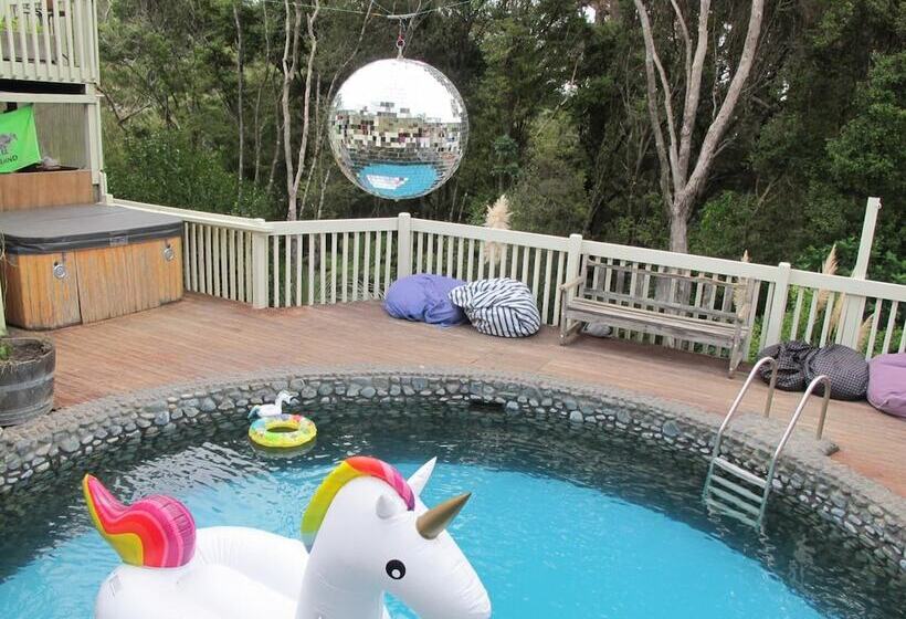 Hekerua Lodge Backpackers Hostel Waiheke Island