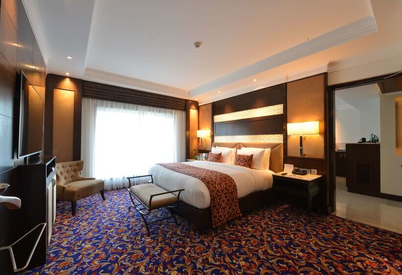 هتل Ramada Plaza Chennai