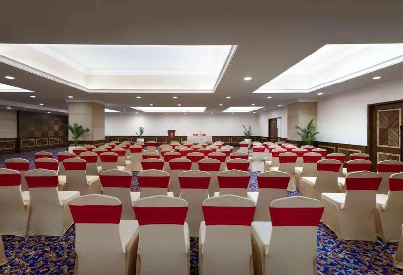 هتل Ramada Plaza Chennai