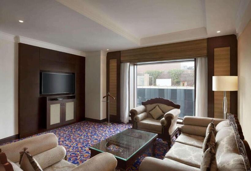 هتل Ramada Plaza Chennai