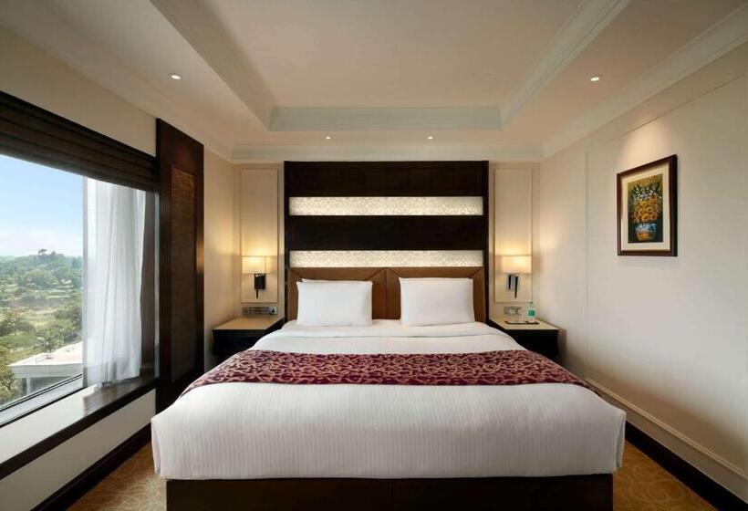 هتل Ramada Plaza Chennai