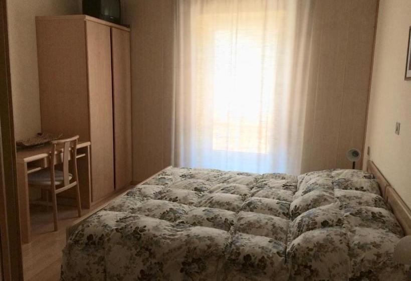 تختخواب و صبحانه Garnì Serena