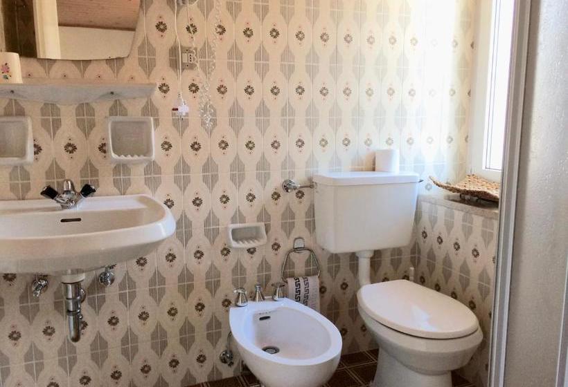 تختخواب و صبحانه Garnì Serena