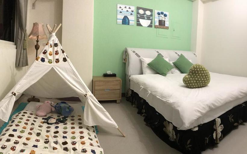 تختخواب و صبحانه Love Fun House